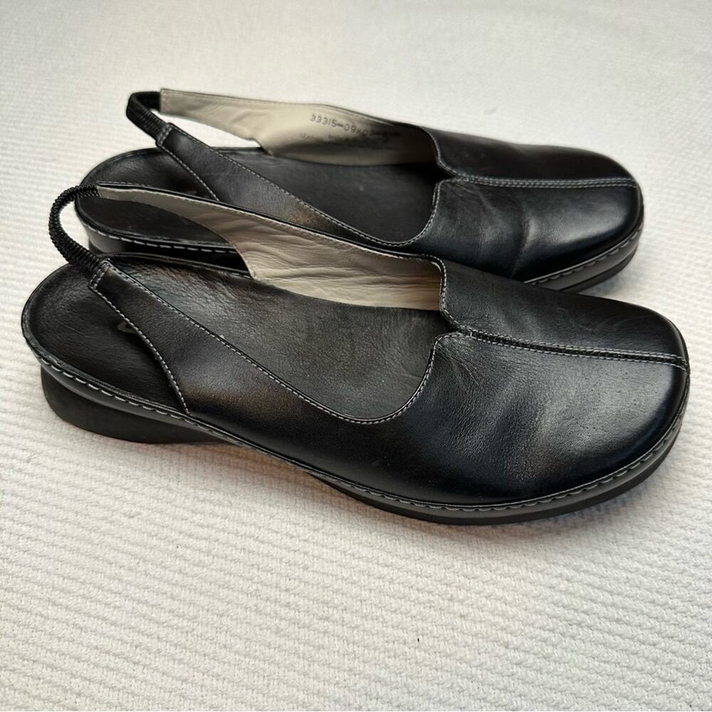 Clarks Slingback Leather Shoe 6 1/2W